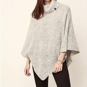 NWT Roots Black Snowy Fox Poncho, OS ($80 USD Retail)